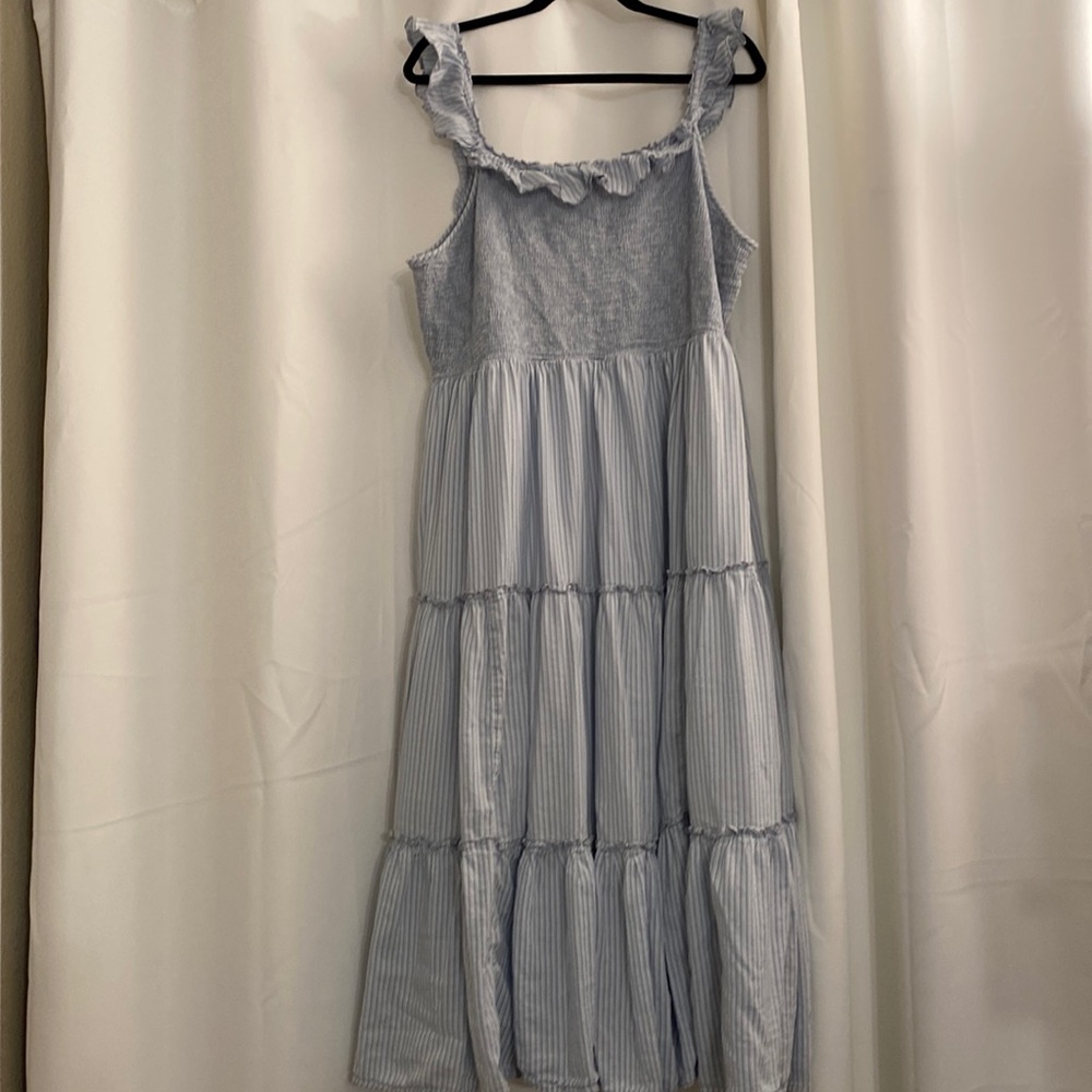 Old Navy XXL light blue and white smocked ruffle sleeve dress